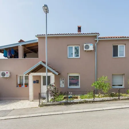 Amans 1 Apartament Pula